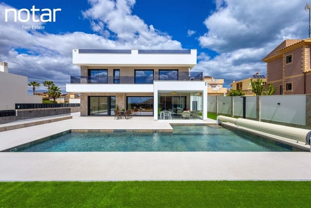 4 slaapkamer Villa te koop in Aguas Nuevas, Torrevieja met zwembad - € 1.675.000 (Ref: 9928200)