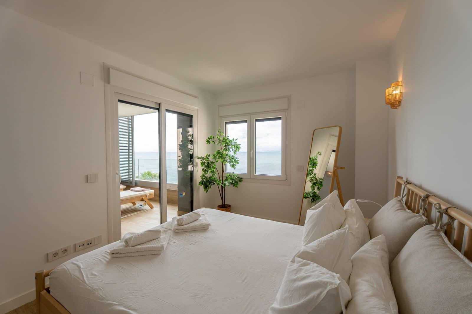 3 sypialnia Apartament na sprzedaż w Punta Prima z basenem garażem - 690 000 € (Ref: 9928201)