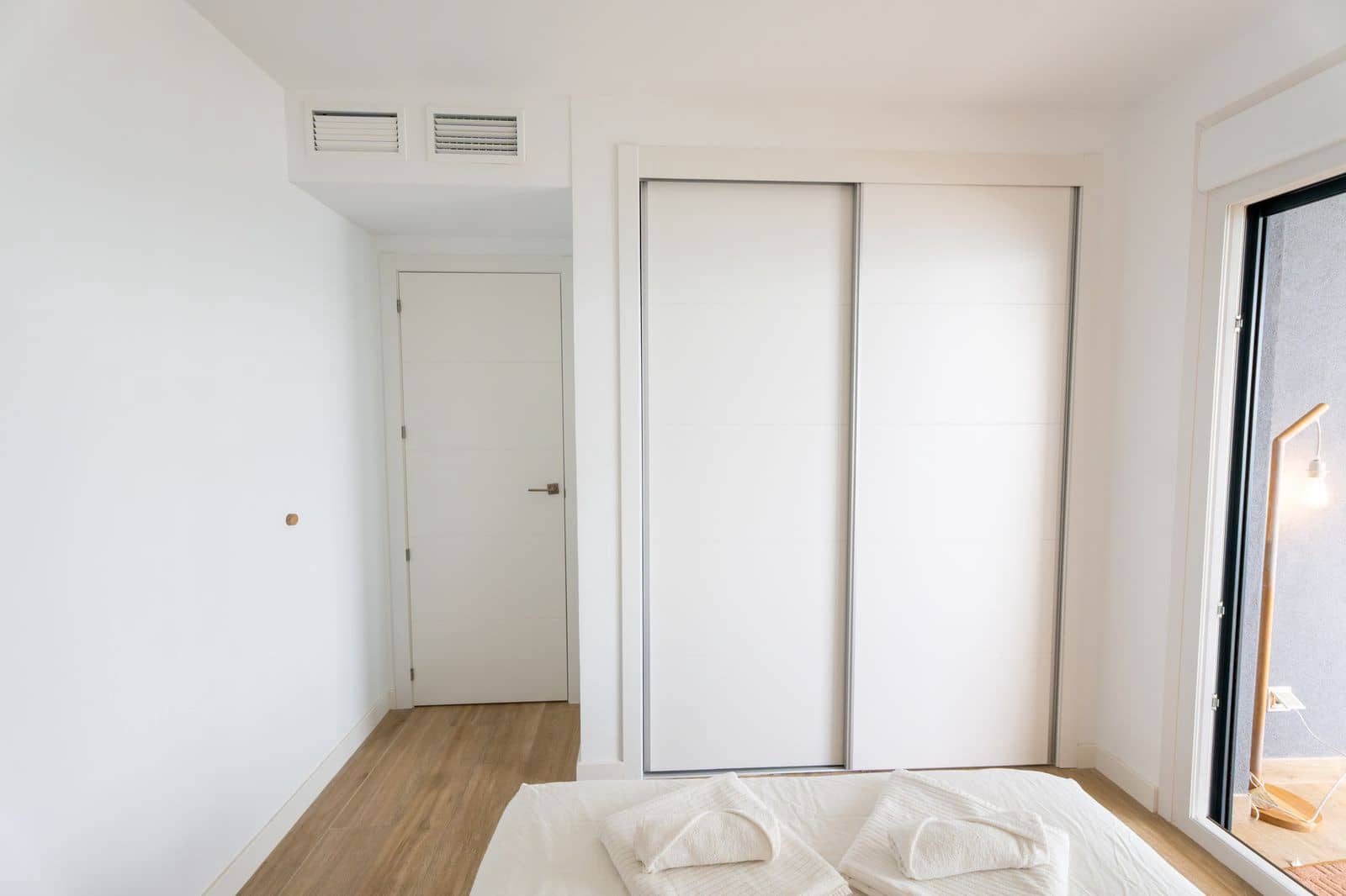 3 sypialnia Apartament na sprzedaż w Punta Prima z basenem garażem - 690 000 € (Ref: 9928201)