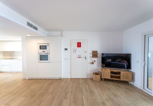 3 sypialnia Apartament na sprzedaż w Punta Prima, Torrevieja z basenem garażem - 690 000 € (Ref: 9928201)