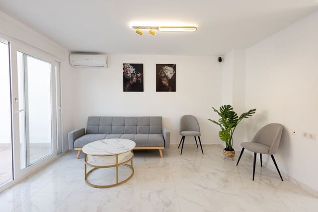 3 soveværelse Byhus til salg i Los Balcones med swimmingpool - € 229.000 (Ref: 9928204)