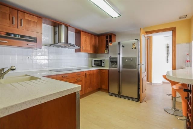 4 sypialnia Apartament na sprzedaż w Playa de los Locos, Torrevieja z basenem - 680 000 € (Ref: 9928206)