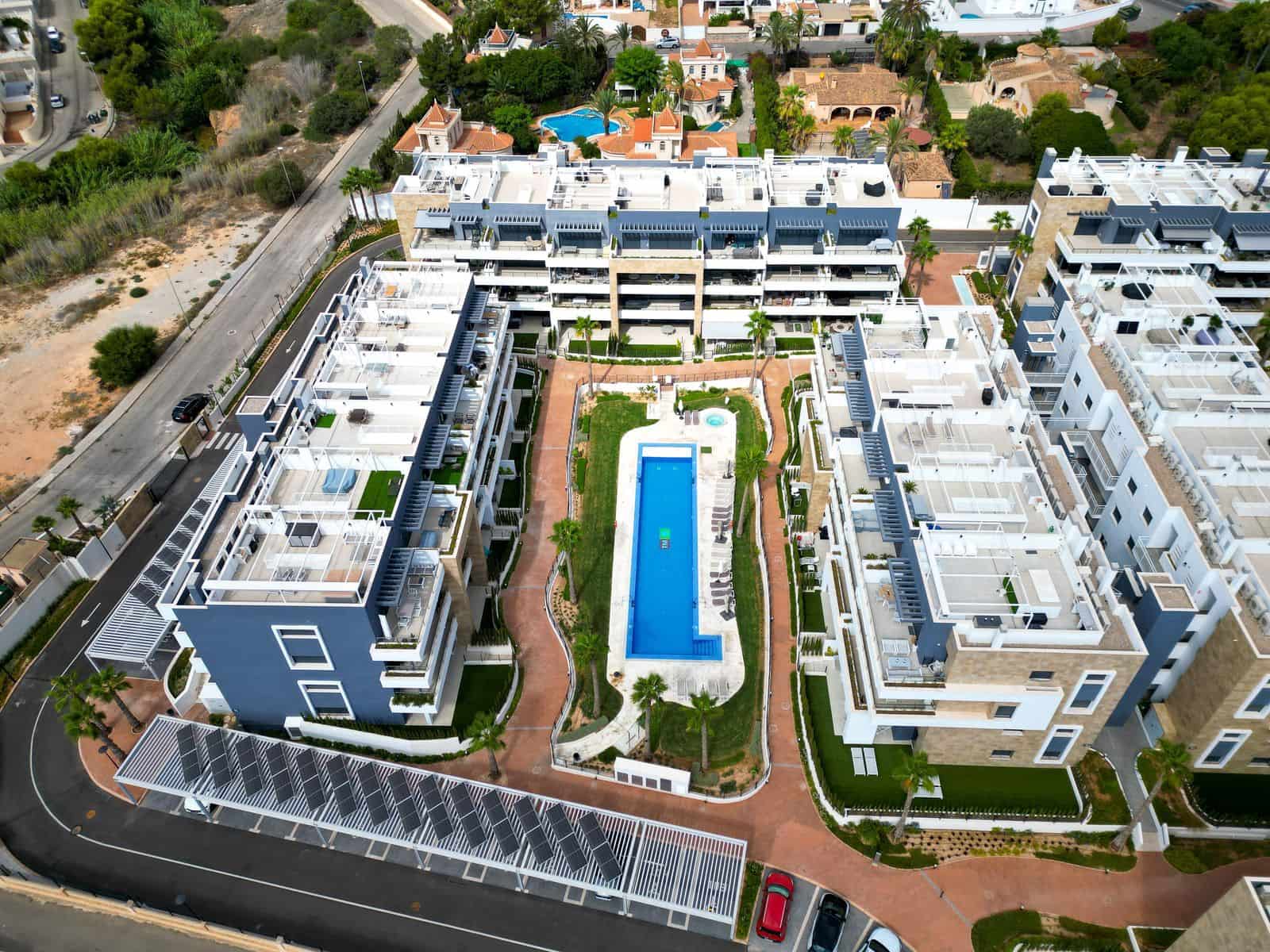 Apartamento de 3 habitaciones en Playa Flamenca en venta con piscina - 522.000 € (Ref: 9928207)