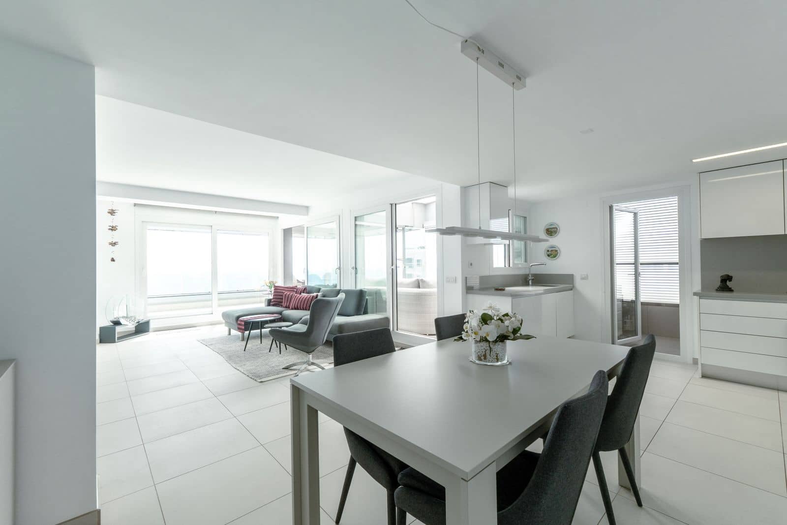 3 sypialnia Apartament na sprzedaż w Punta Prima z basenem garażem - 795 000 € (Ref: 9928209)