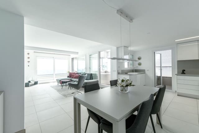 Apartamento de 3 habitaciones en Punta Prima, Torrevieja en venta con piscina garaje - 795.000 € (Ref: 9928209)