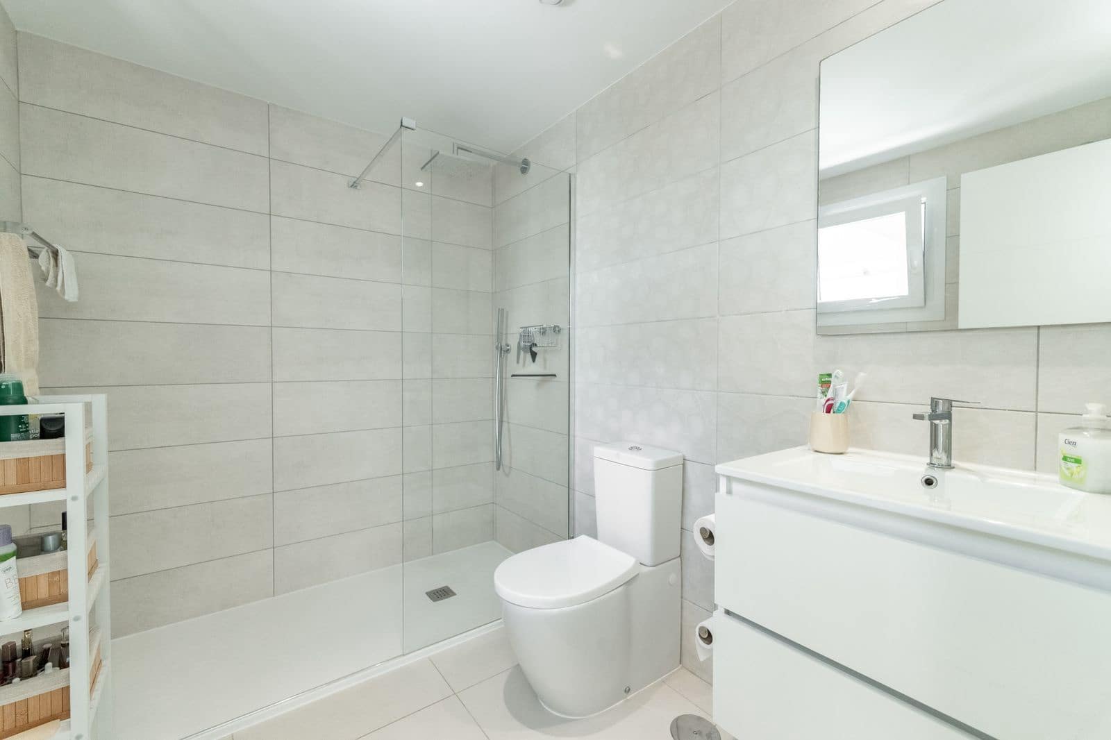 3 sypialnia Apartament na sprzedaż w Punta Prima z basenem garażem - 795 000 € (Ref: 9928209)