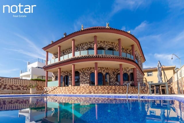 4 chambre Villa/Maison à vendre à La Zenia, Orihuela avec piscine garage - 1 199 000 € (Ref: 9928211)