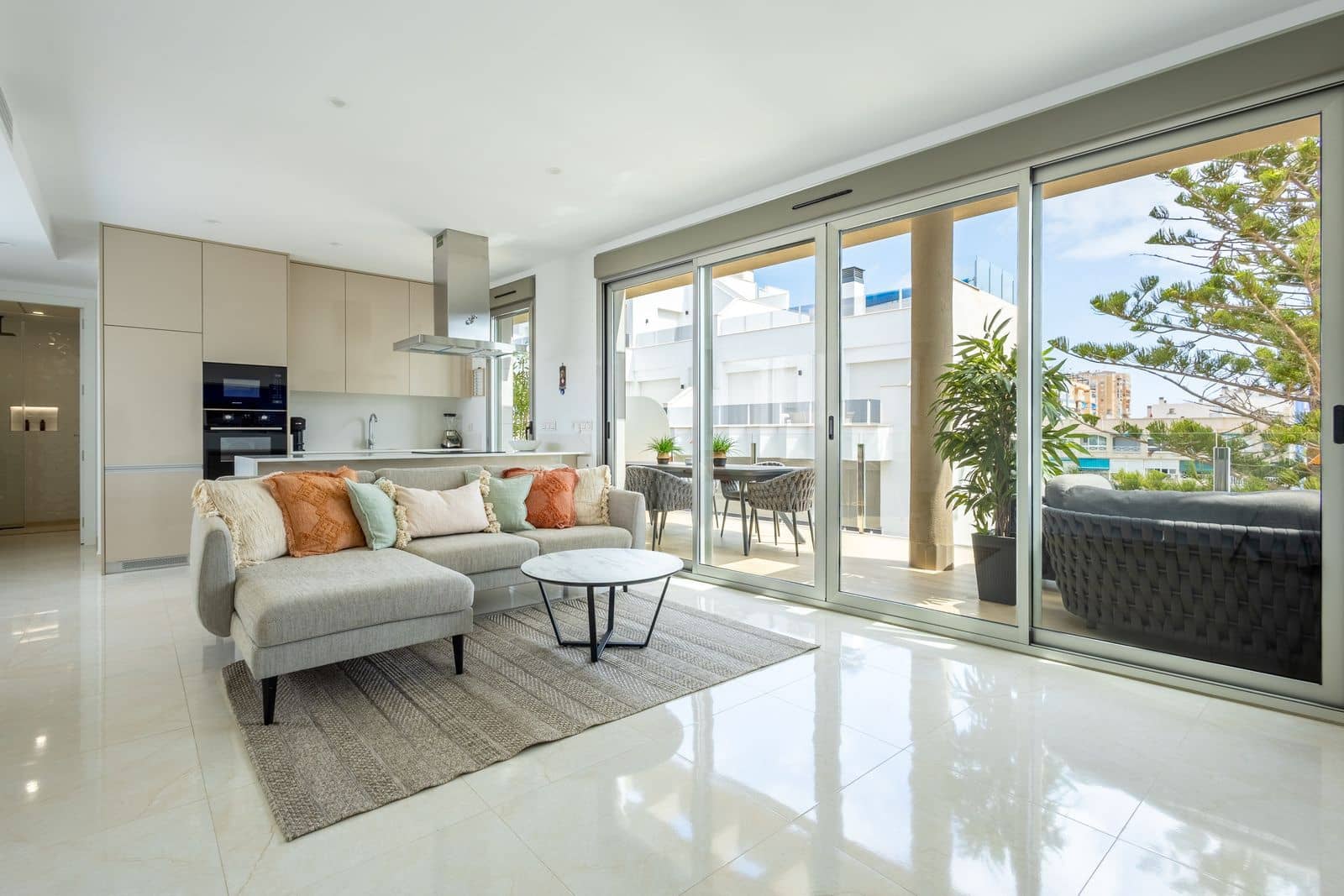 4 sypialnia Apartament na sprzedaż w Torrevieja z basenem - 650 000 € (Ref: 9928219)