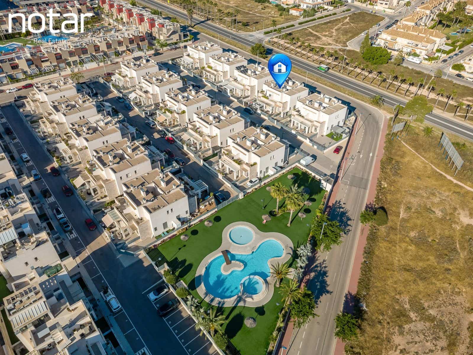 3 bedroom Townhouse for sale in Torrevieja with pool - € 350,000 (Ref: 9928224)