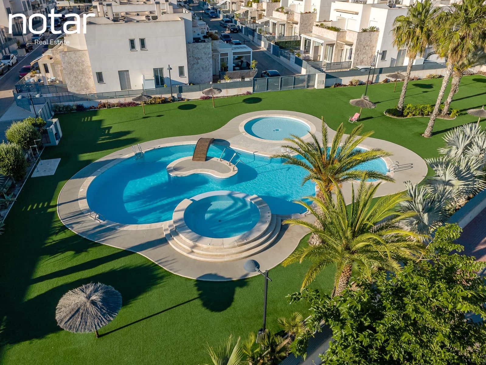 3 bedroom Townhouse for sale in Torrevieja with pool - € 350,000 (Ref: 9928224)