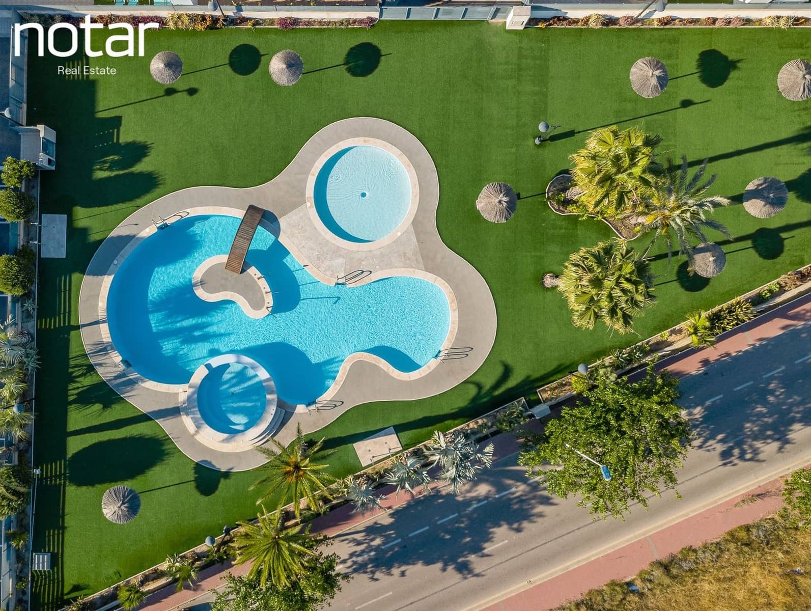 3 bedroom Townhouse for sale in Torrevieja with pool - € 350,000 (Ref: 9928224)