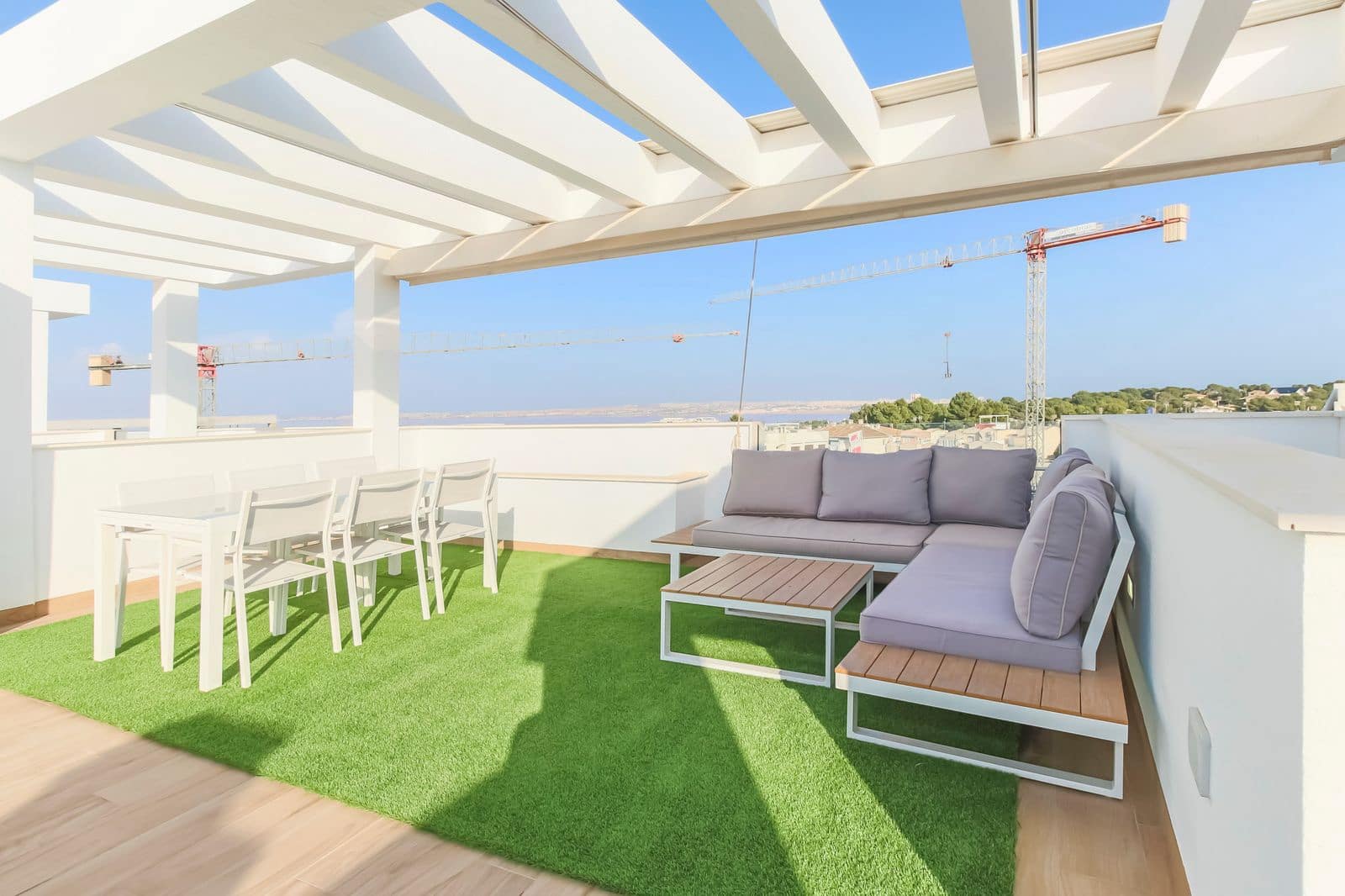 Apartamento de 2 habitaciones en Los Balcones en venta con piscina garaje - 369.000 € (Ref: 9928226)
