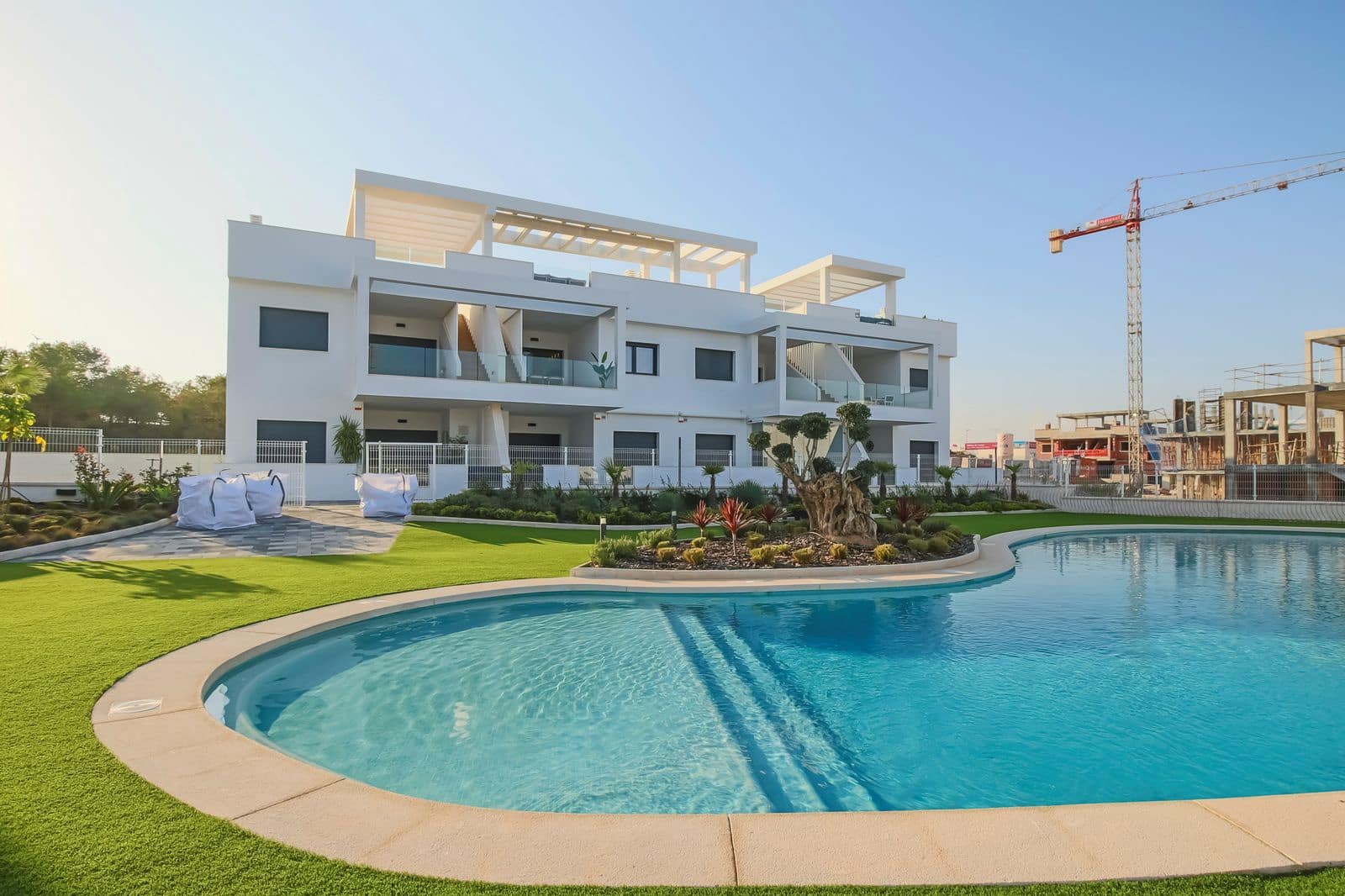 Apartamento de 2 habitaciones en Los Balcones en venta con piscina garaje - 369.000 € (Ref: 9928226)