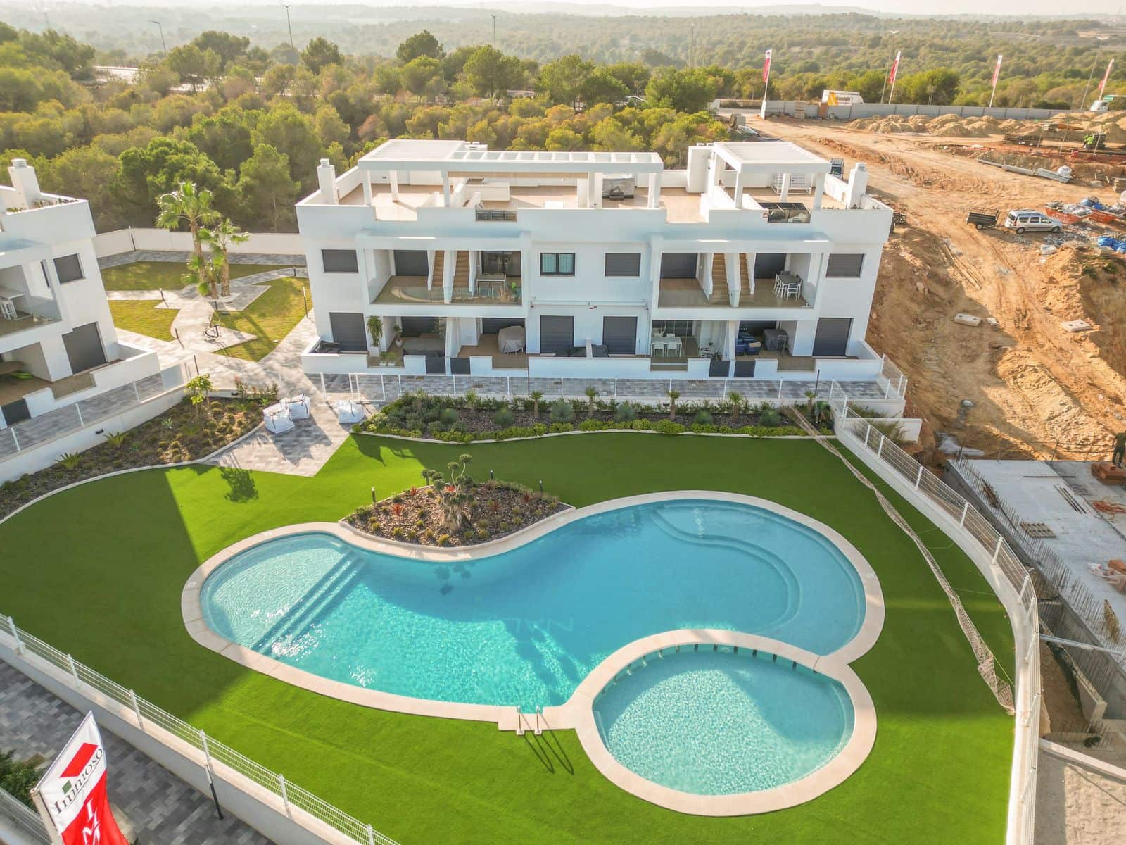 Apartamento de 2 habitaciones en Los Balcones en venta con piscina garaje - 369.000 € (Ref: 9928226)
