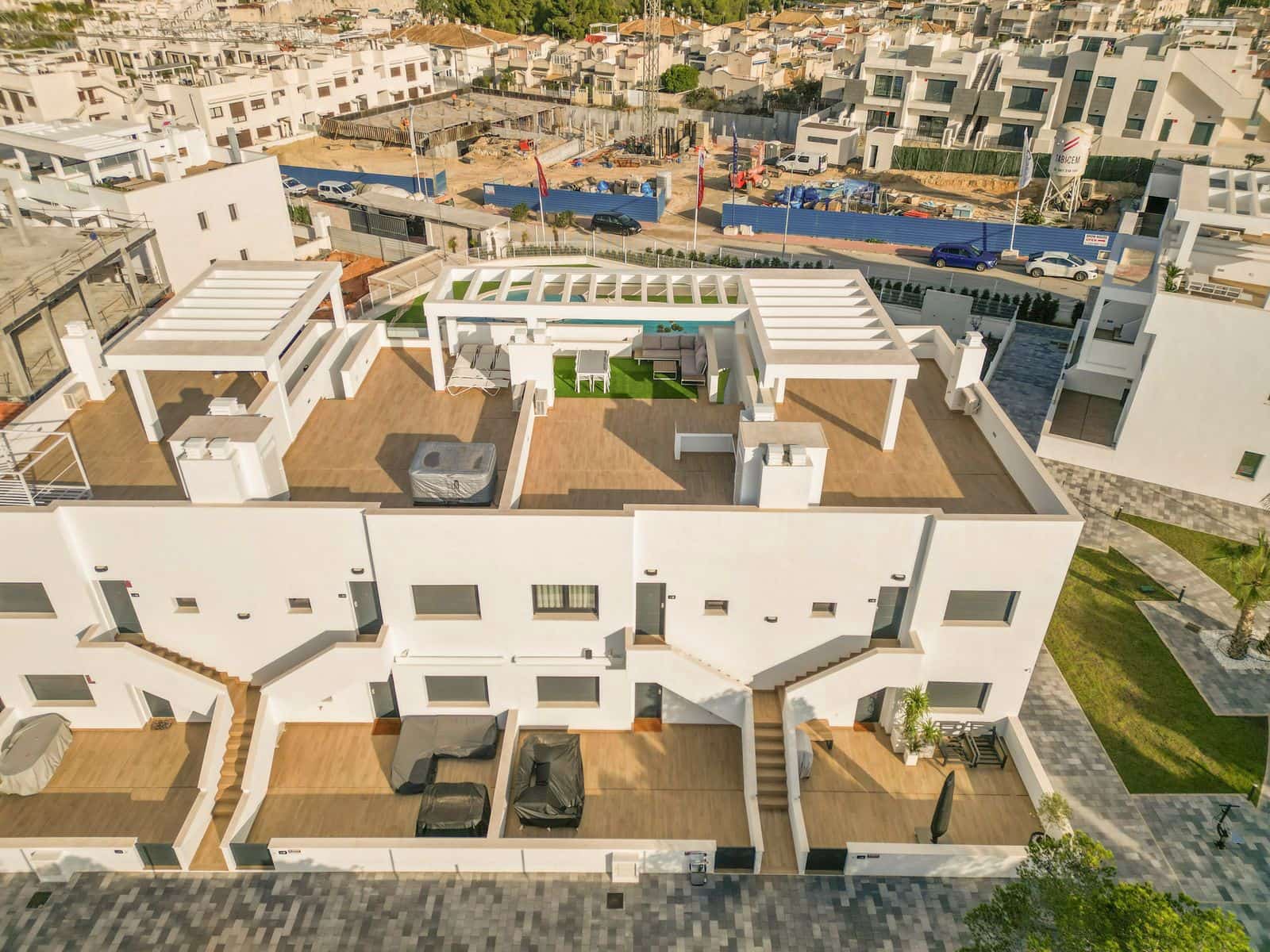 Apartamento de 2 habitaciones en Los Balcones en venta con piscina garaje - 369.000 € (Ref: 9928226)