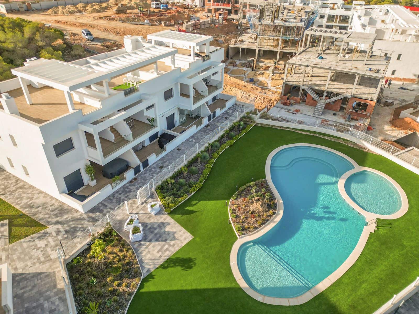 Apartamento de 2 habitaciones en Los Balcones en venta con piscina garaje - 369.000 € (Ref: 9928226)