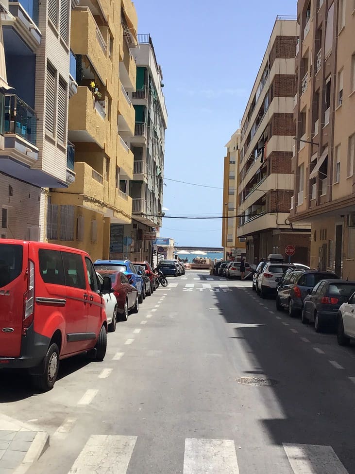 Apartamento de 2 habitaciones en Torrevieja en venta - 134.500 € (Ref: 9928230)