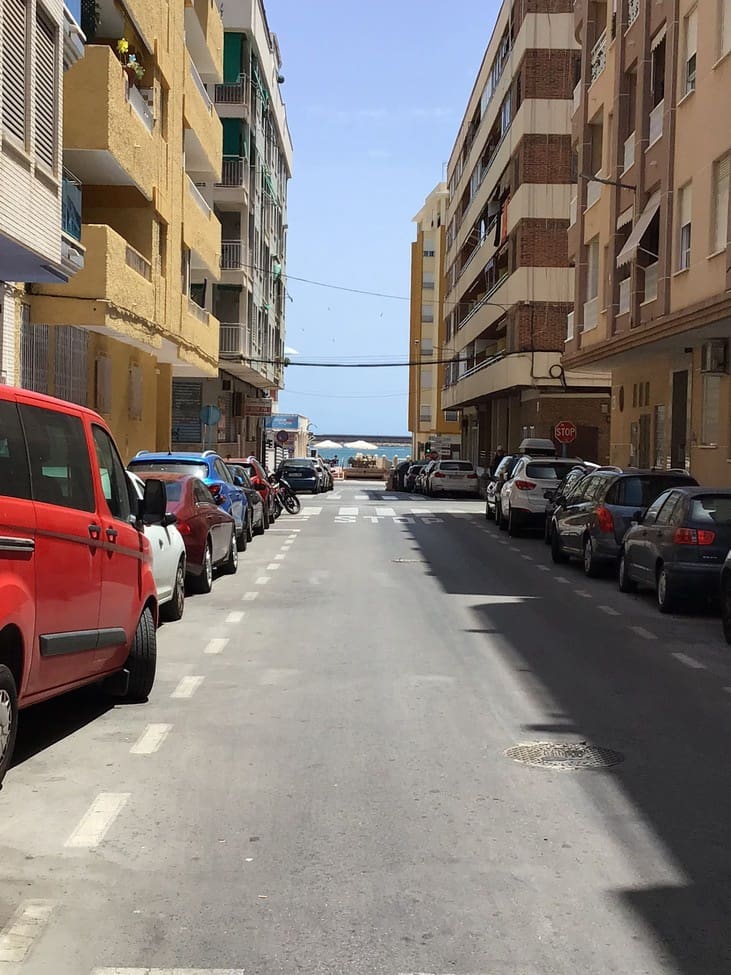 Apartamento de 2 habitaciones en Torrevieja en venta - 134.500 € (Ref: 9928230)