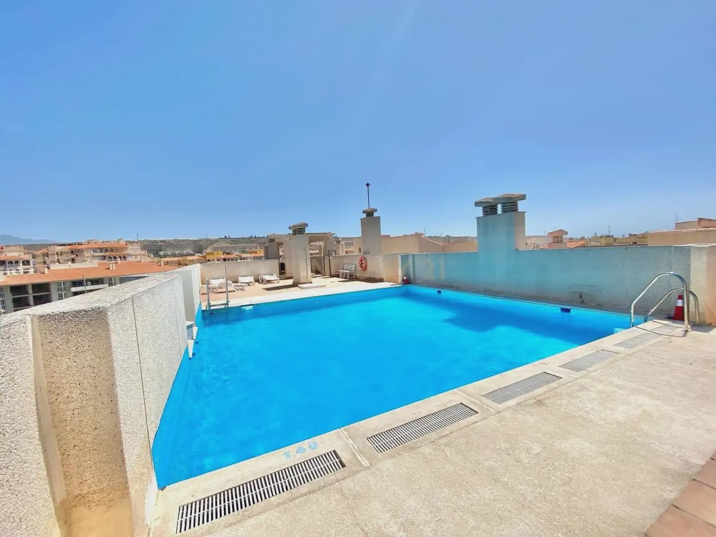 2 bedroom Flat for sale in El Ejido with pool - € 208,000 (Ref: 10015066)