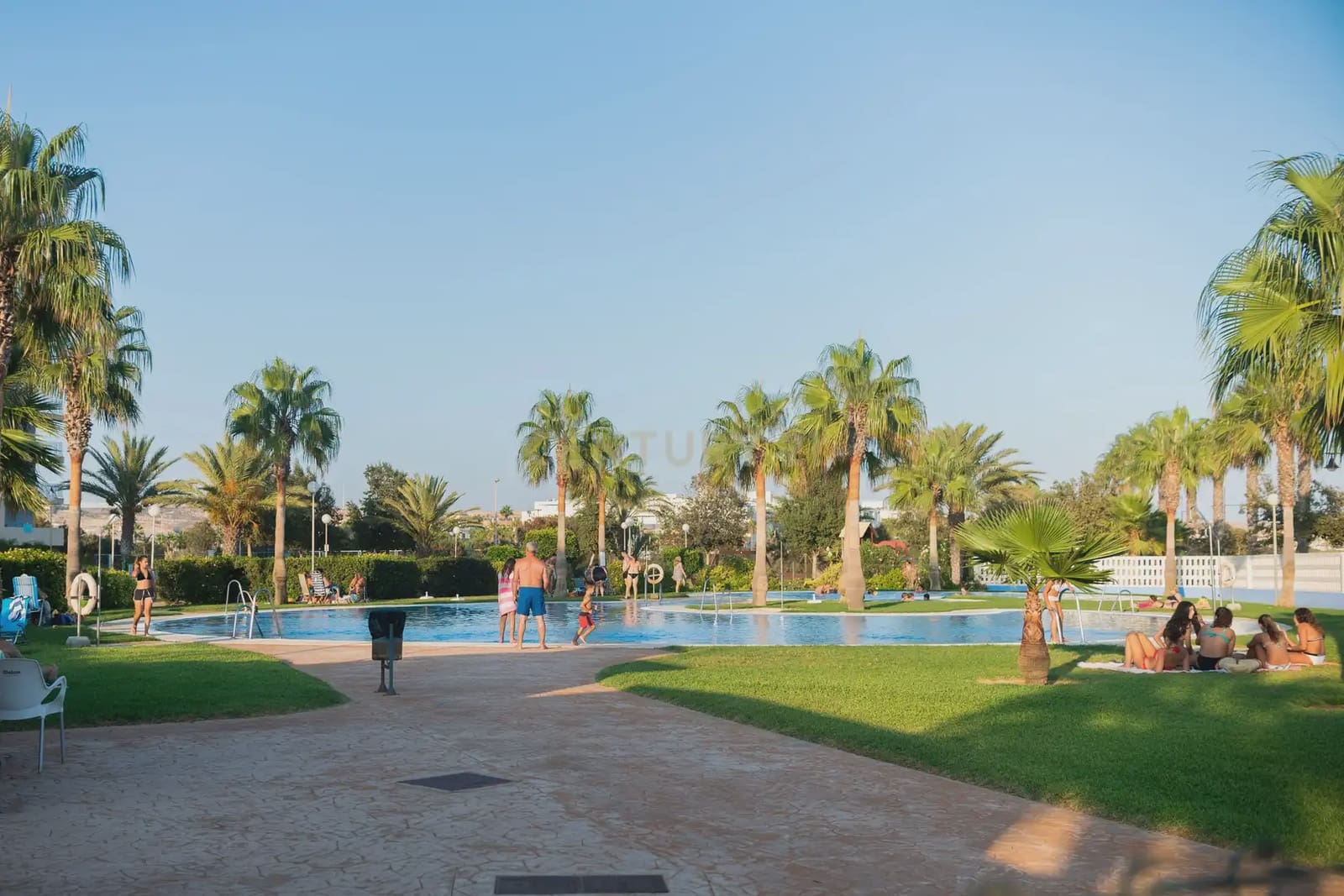 2 sovrum Lägenhet till salu i El Ejido med pool - 182 000 € (Ref: 10021912)