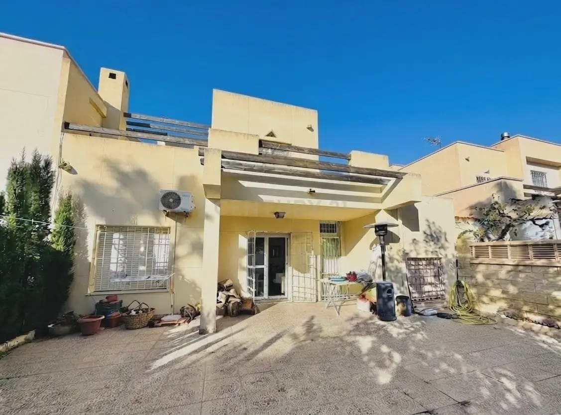 3 makuuhuone Omakotitalo myytävänä paikassa El Ejido - 468 000 € (Ref: 10034775)