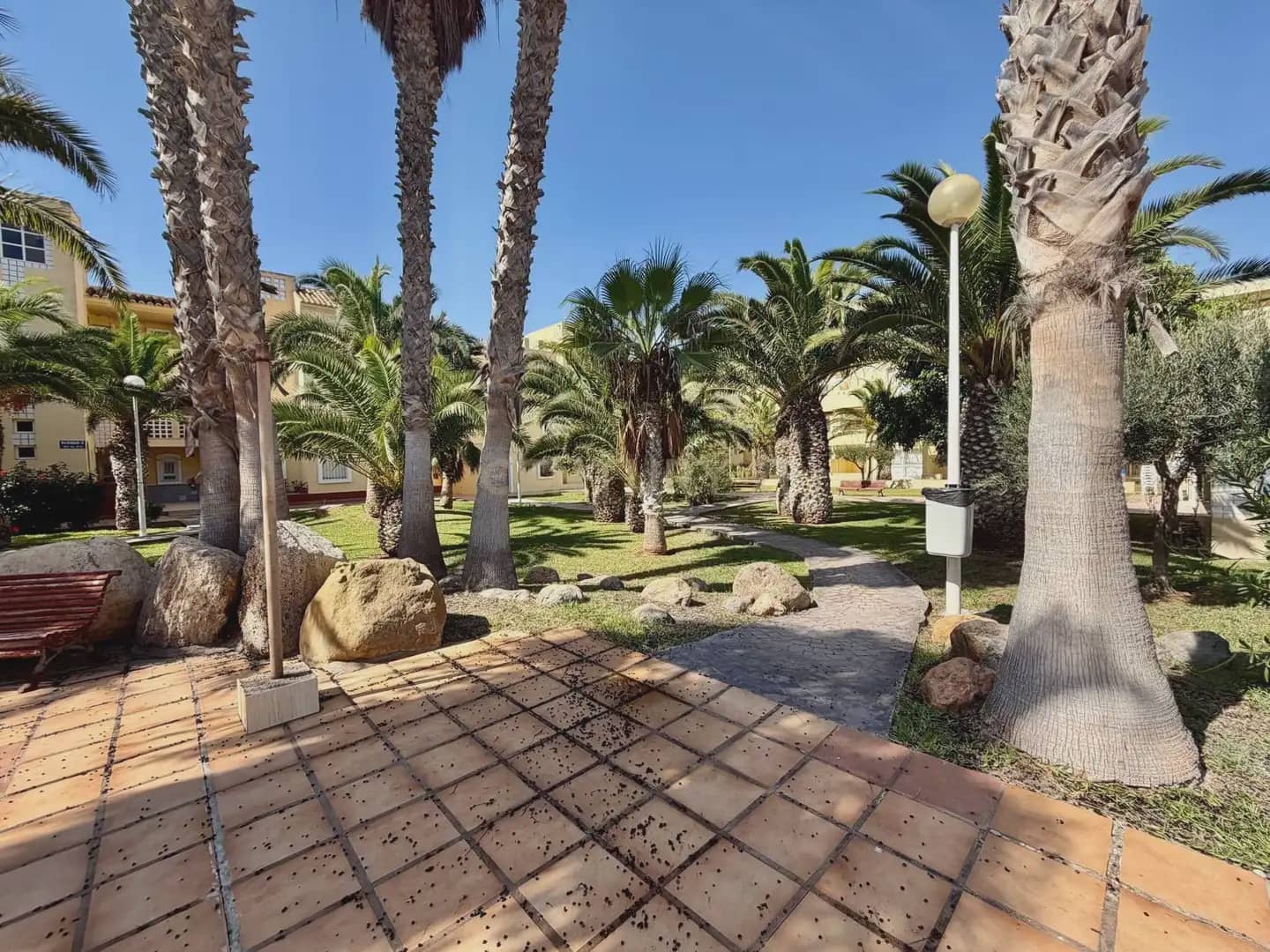 1 bedroom Beach Apartment for sale in Roquetas de Mar - € 156,000 (Ref: 10127333)