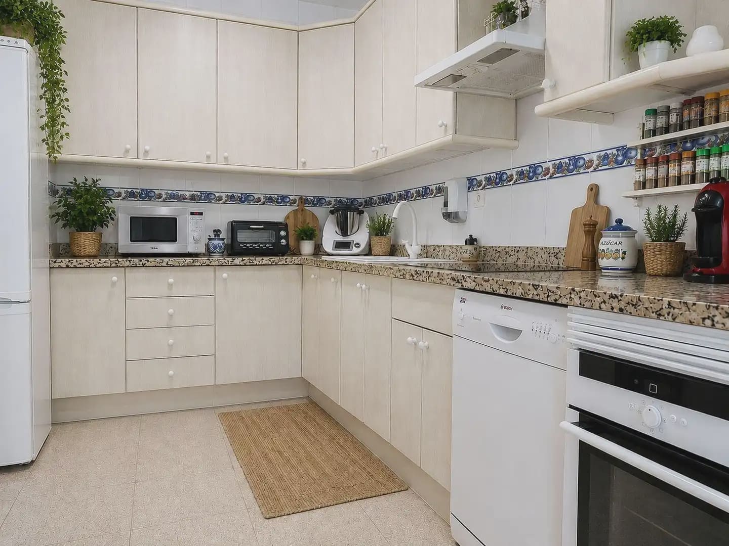 4 makuuhuone Omakotitalo myytävänä paikassa Almerimar mukana uima-altaan - 399 000 € (Ref: 10148084)