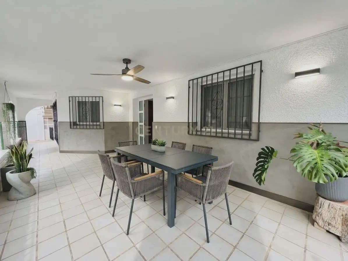 3 sovrum Villa till salu i Roquetas de Mar med pool garage - 550 000 € (Ref: 10148145)