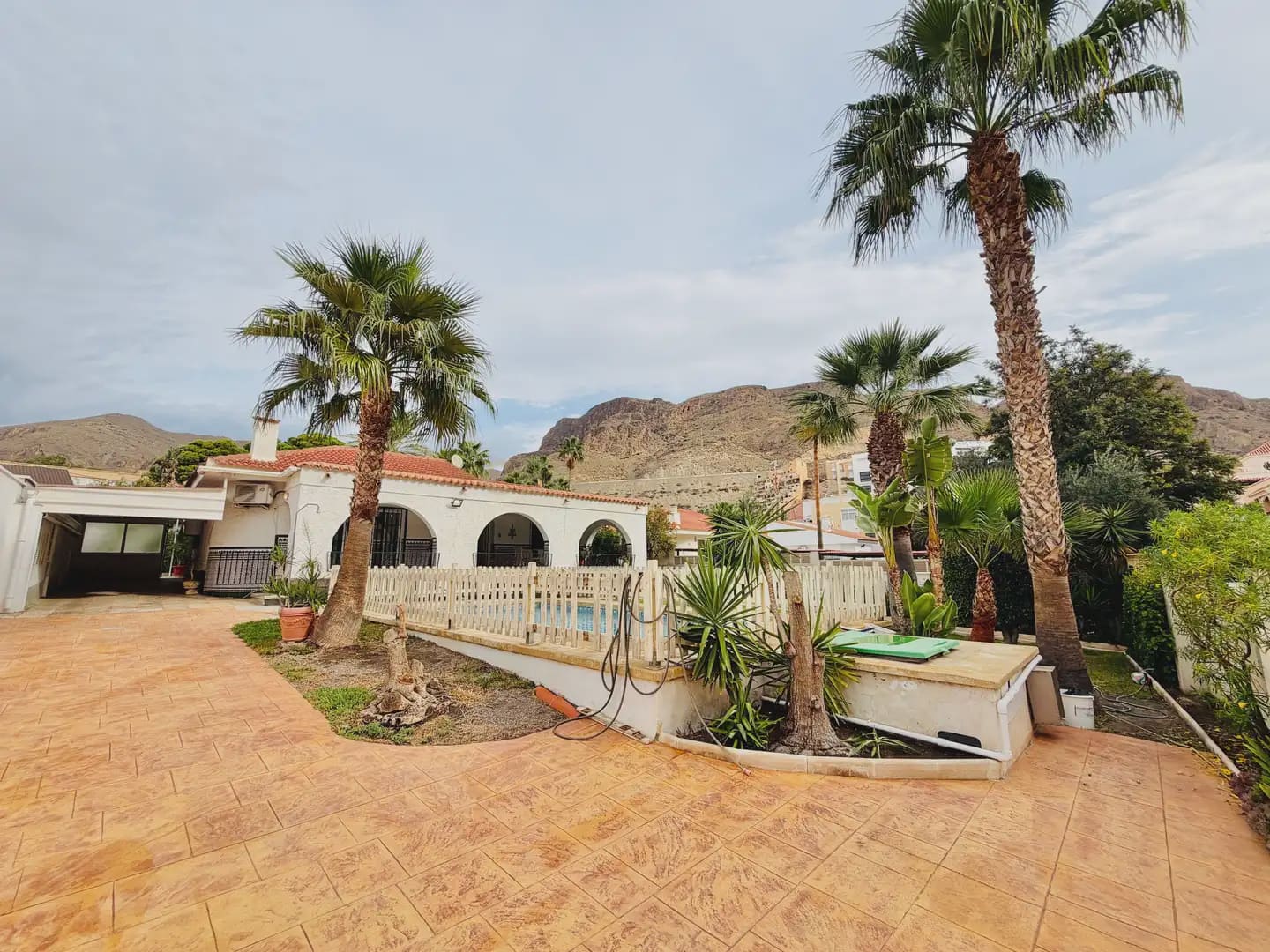 3 sovrum Villa till salu i Roquetas de Mar med pool garage - 550 000 € (Ref: 10148145)