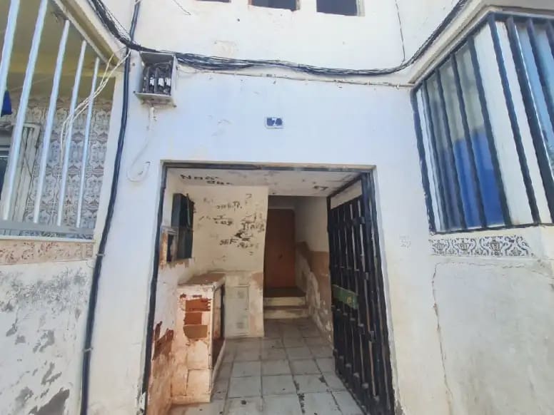 Piso de 4 habitaciones en Roquetas de Mar en venta - 31.000 € (Ref: 10155576)