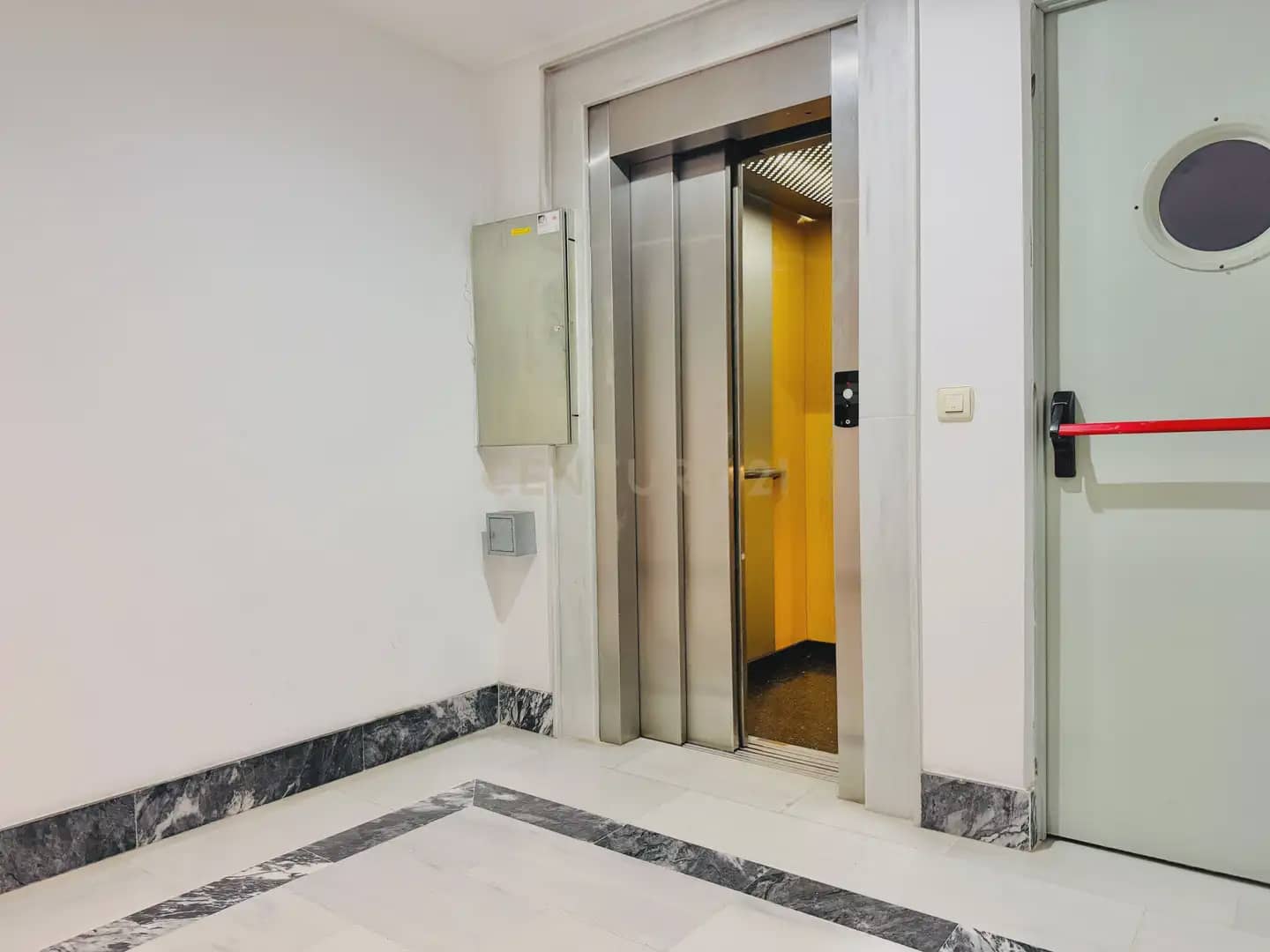 1 slaapkamer Penthouse te koop in Roquetas de Mar - € 205.000 (Ref: 10160648)
