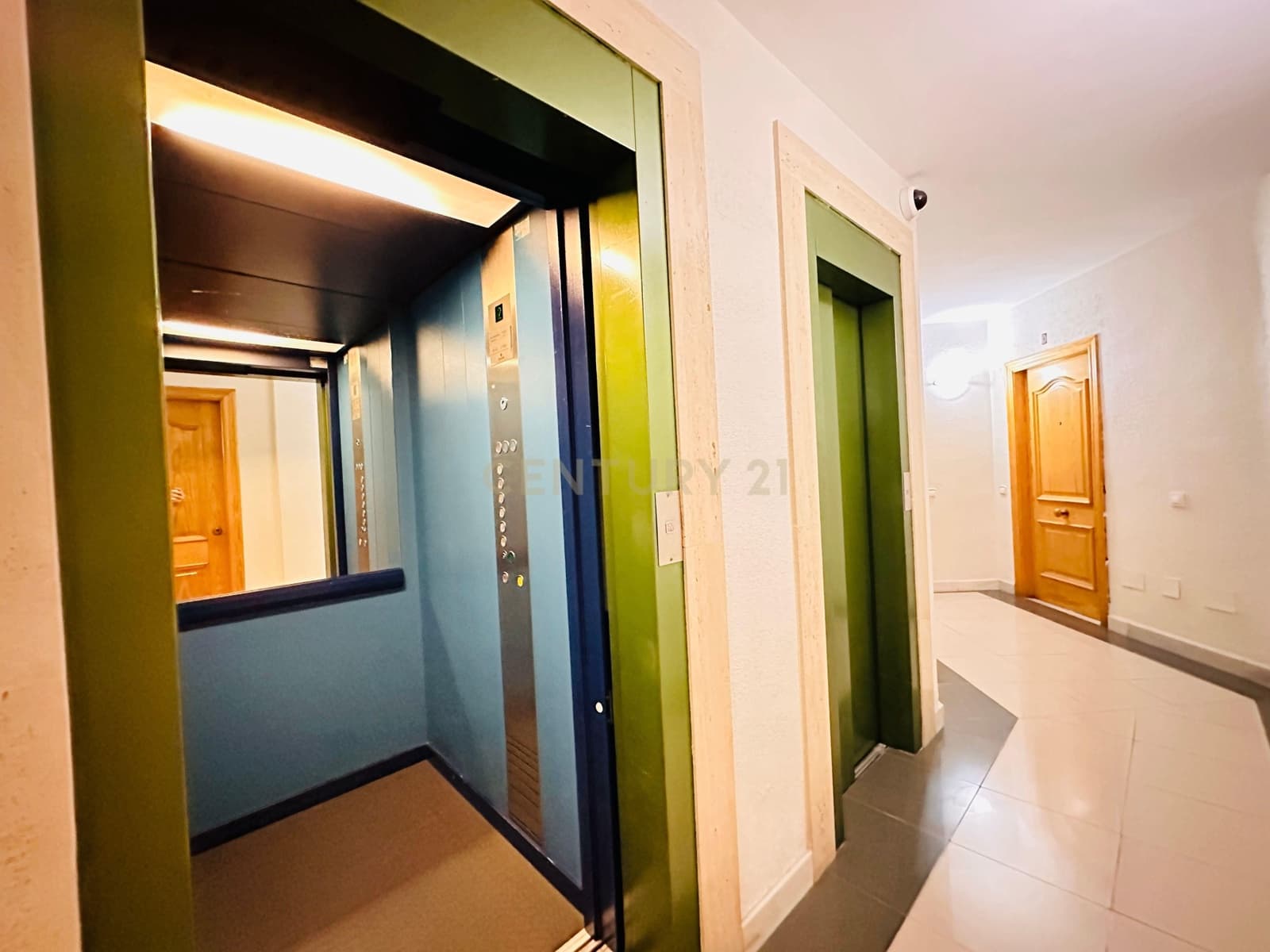 Kontor til salgs i El Ejido - € 70 000 (Ref: 9296432)