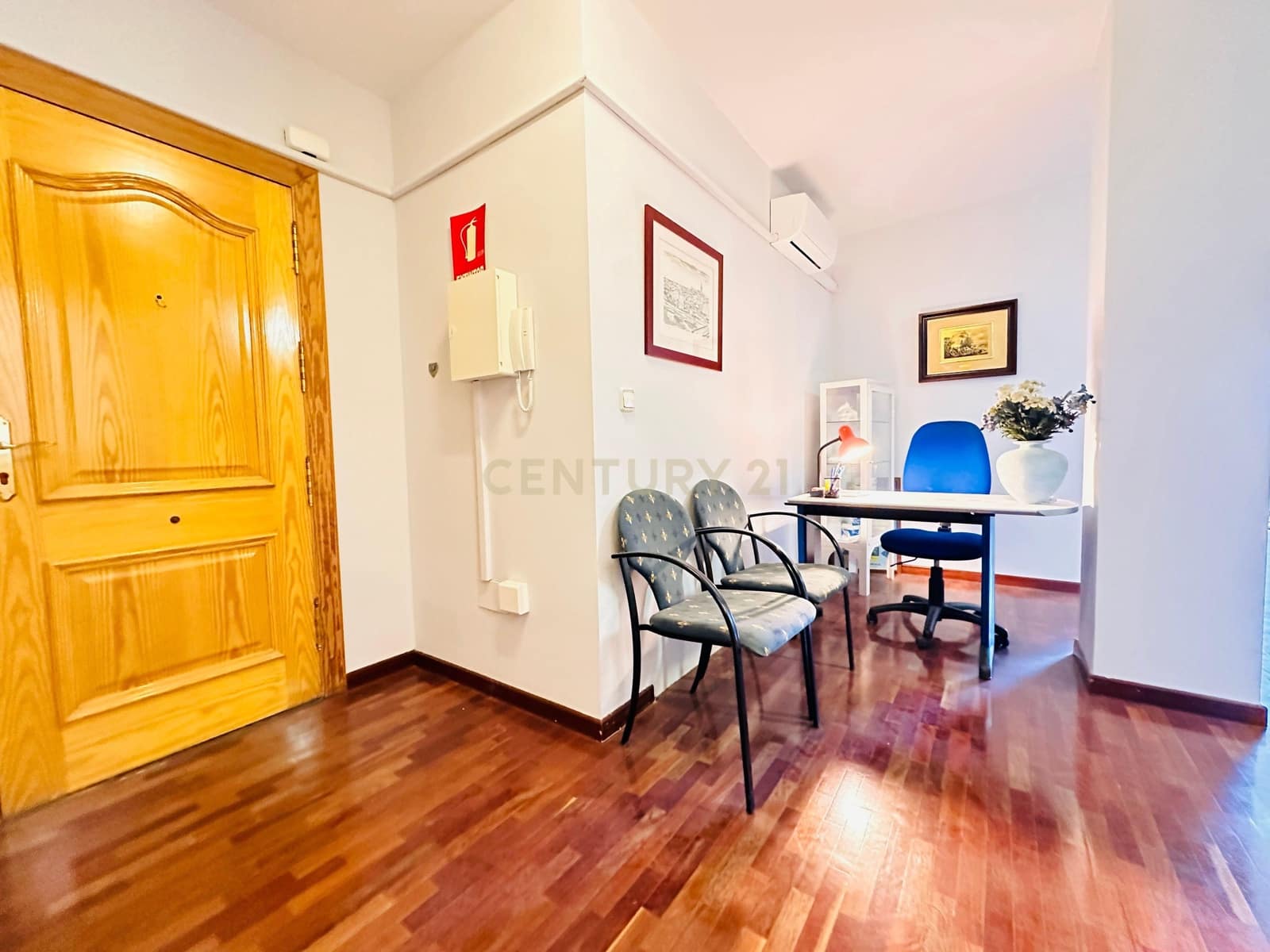 Kontor til salgs i El Ejido - € 70 000 (Ref: 9296432)