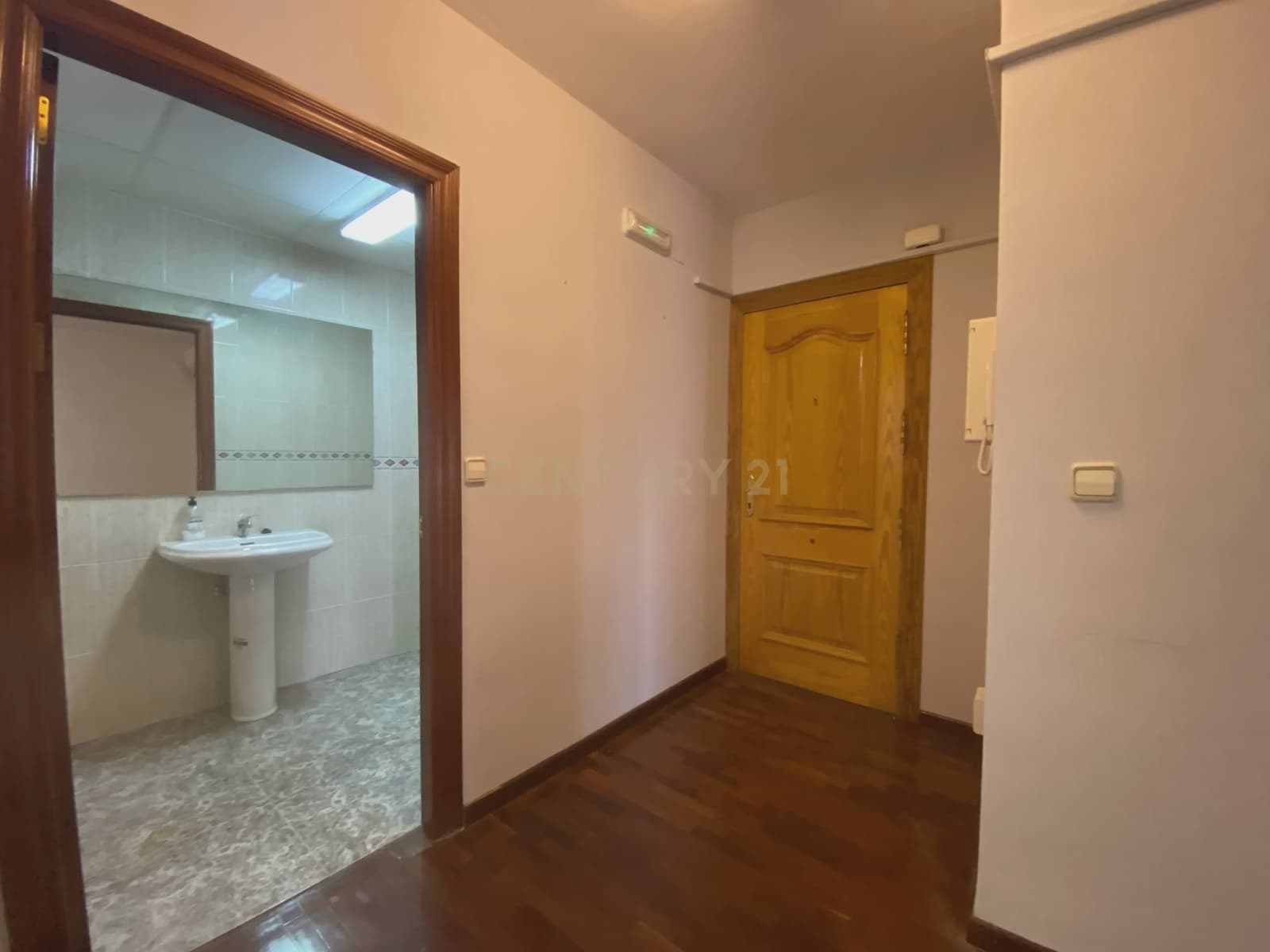 Kontor til salgs i El Ejido - € 70 000 (Ref: 9296432)