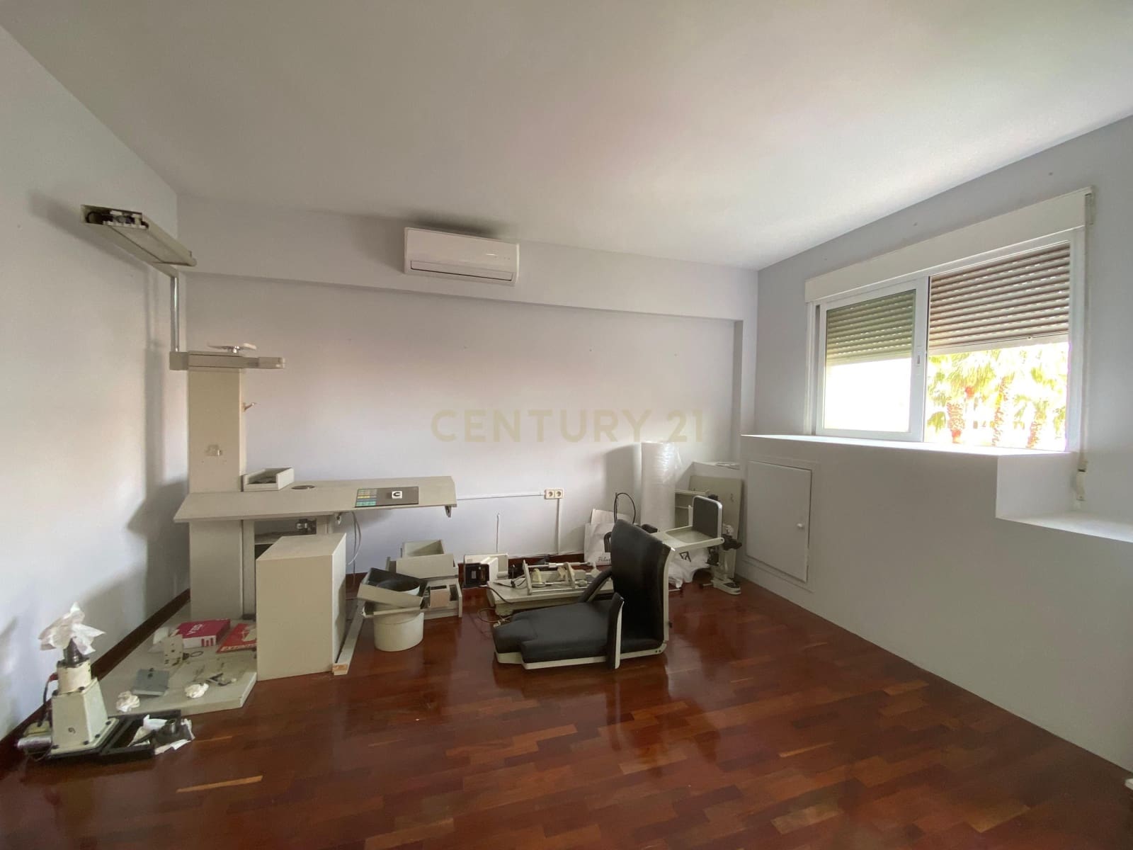 Kontor til salgs i El Ejido - € 70 000 (Ref: 9296432)