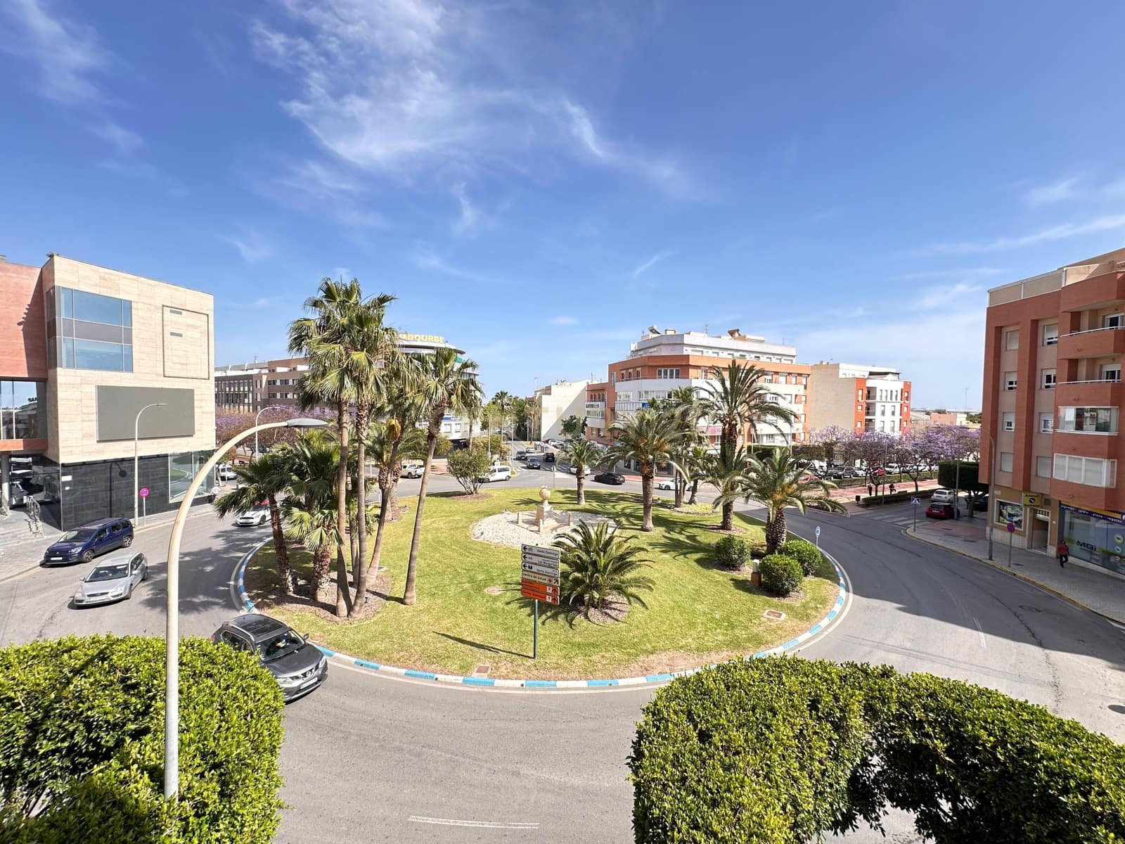 Kontor til salgs i El Ejido - € 70 000 (Ref: 9296432)