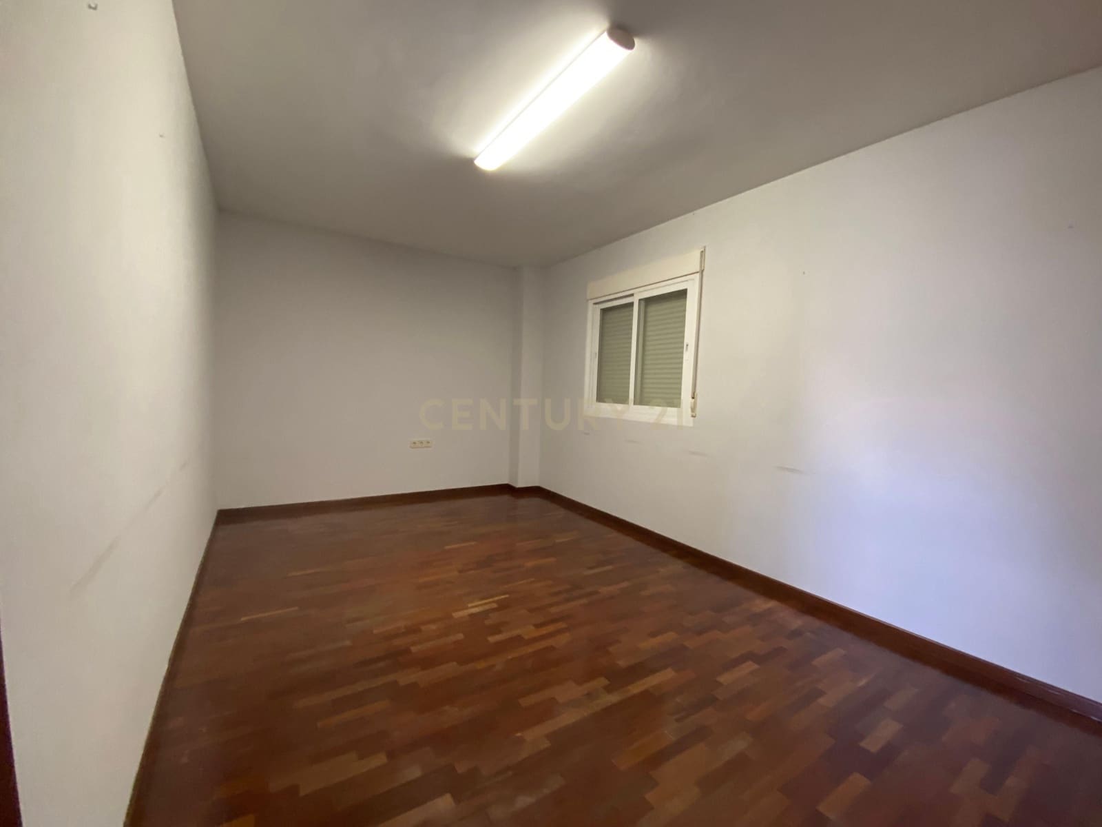 Kontor til salgs i El Ejido - € 70 000 (Ref: 9296432)