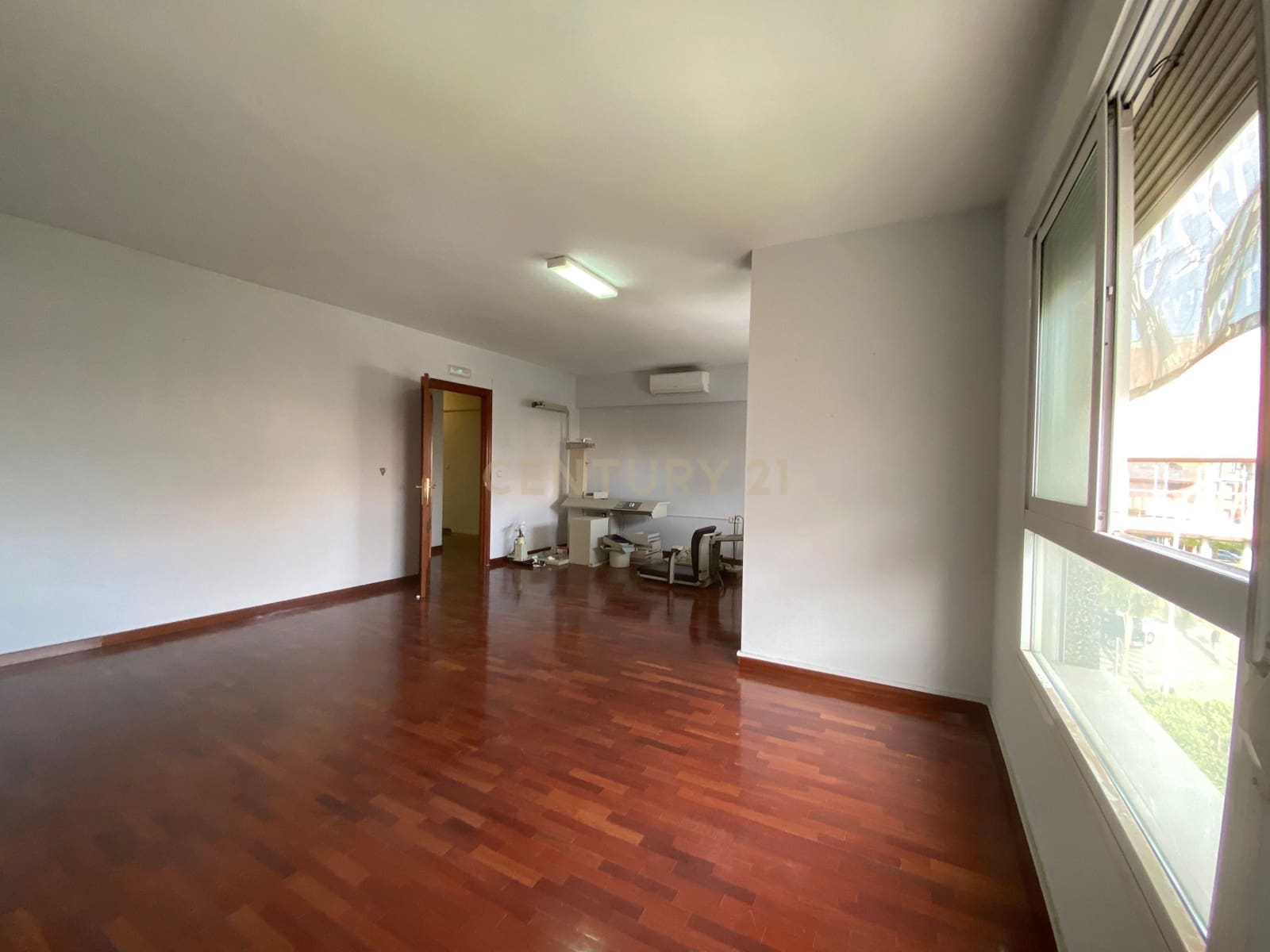 Kontor til salgs i El Ejido - € 70 000 (Ref: 9296432)