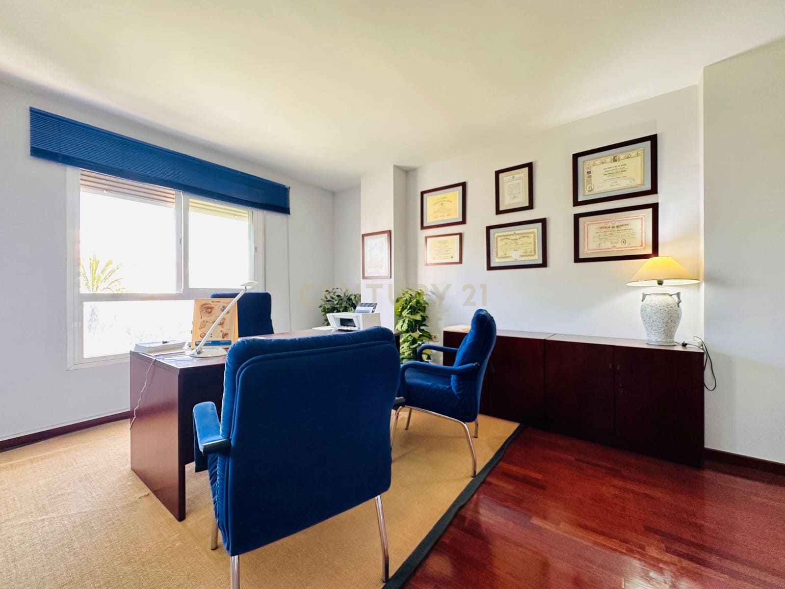 Kontor til salgs i El Ejido - € 70 000 (Ref: 9296432)