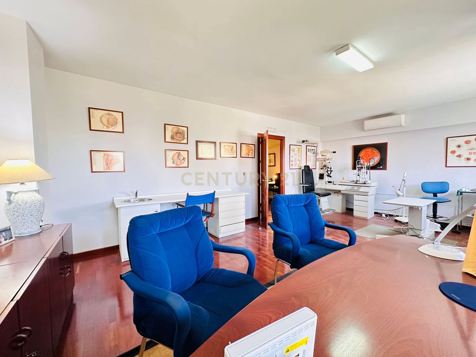 Kontor til salgs i El Ejido - € 70 000 (Ref: 9296432)