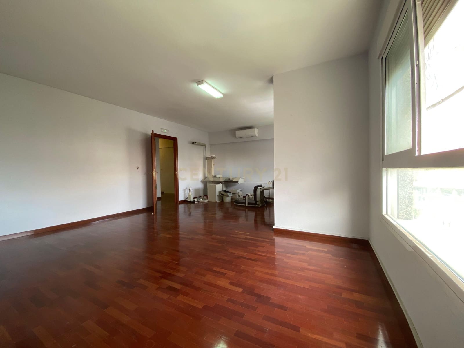 Kontor til salgs i El Ejido - € 70 000 (Ref: 9296432)