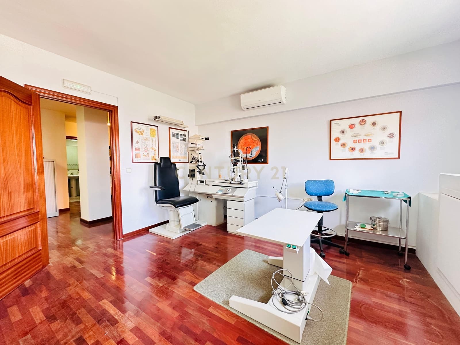 Kontor til salgs i El Ejido - € 70 000 (Ref: 9296432)