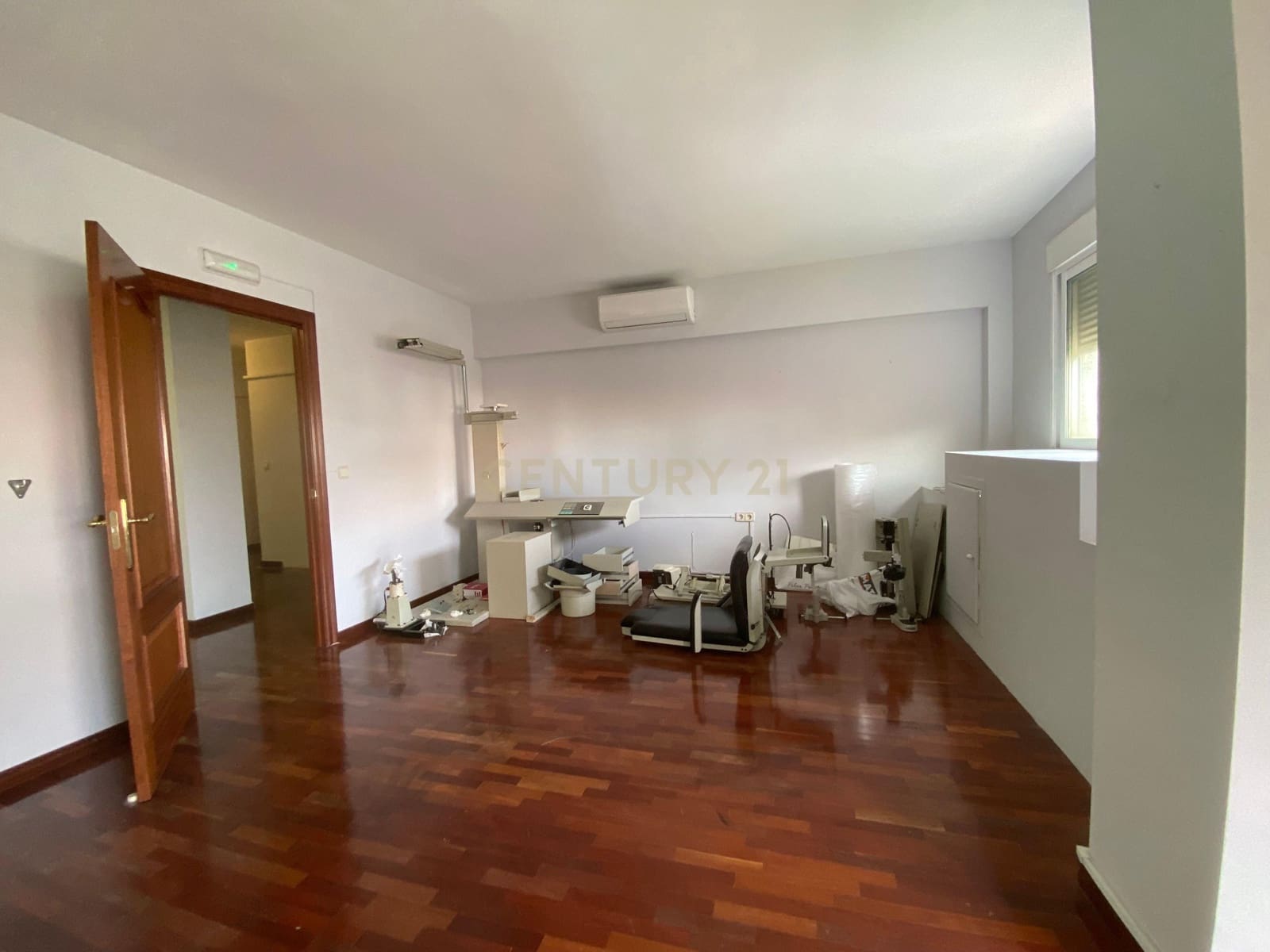 Kontor til salgs i El Ejido - € 70 000 (Ref: 9296432)