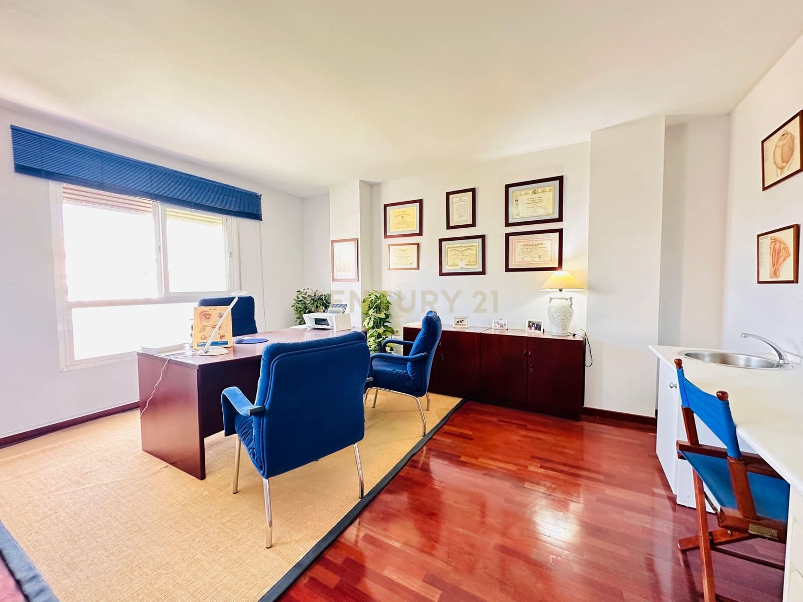 Kontor til salgs i El Ejido - € 70 000 (Ref: 9296432)