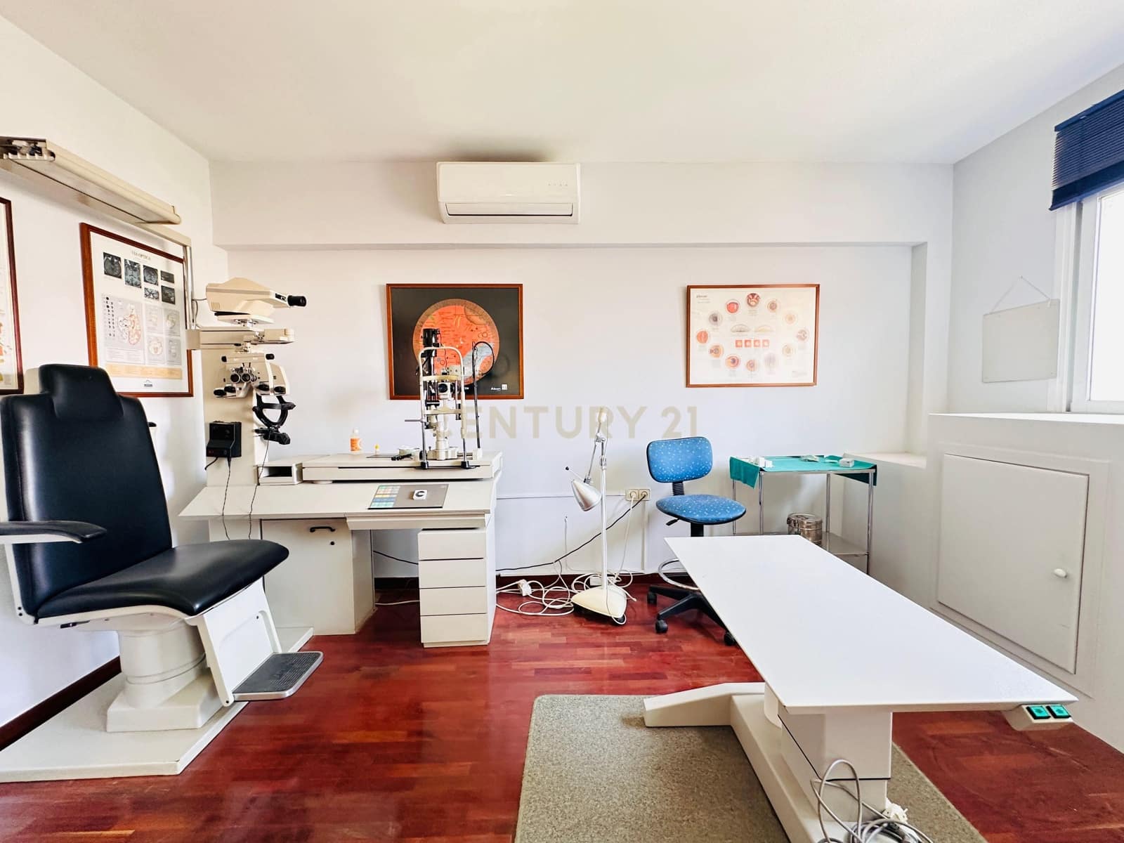 Kontor til salgs i El Ejido - € 70 000 (Ref: 9296432)