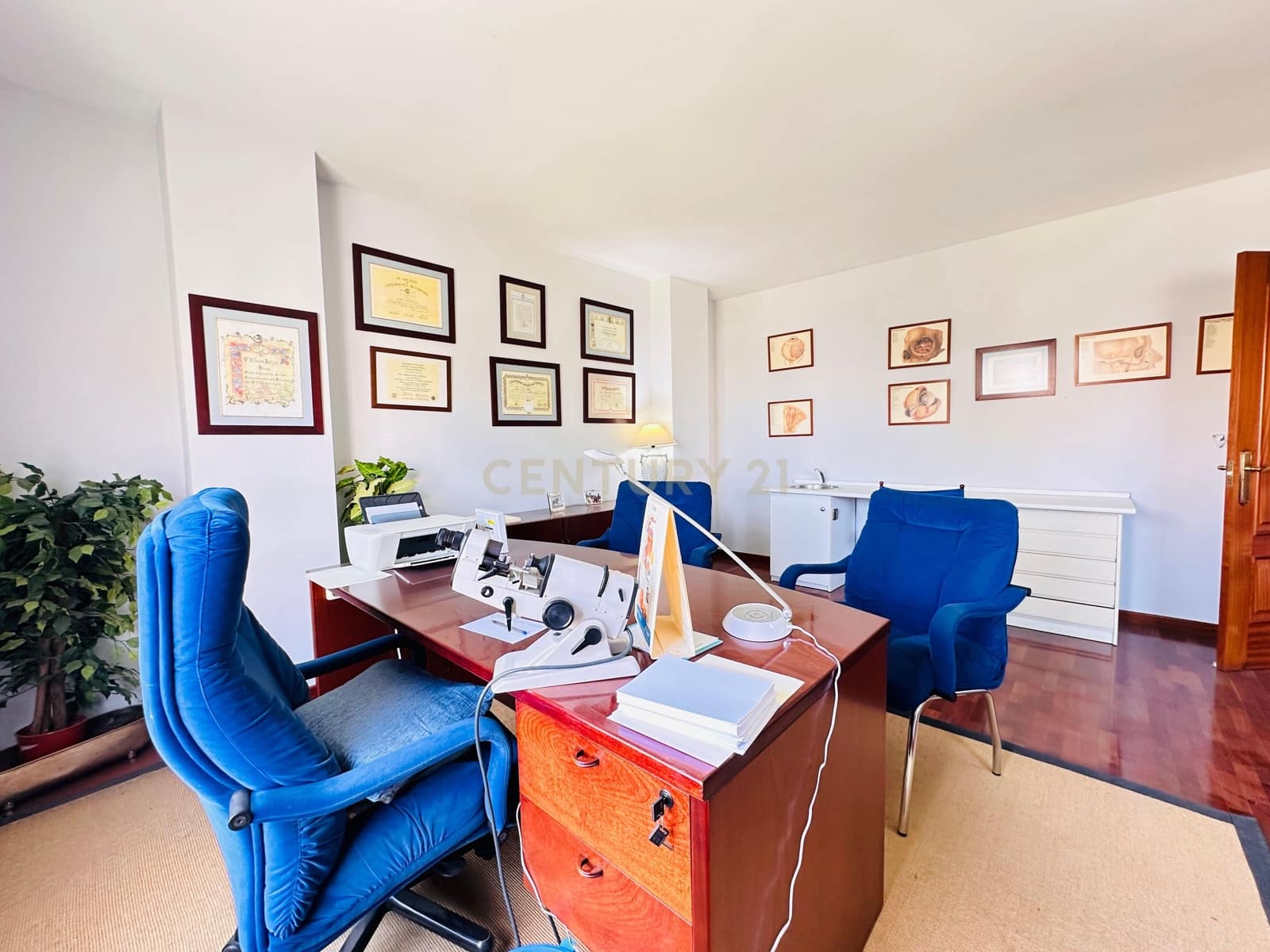 Kontor til salgs i El Ejido - € 70 000 (Ref: 9296432)