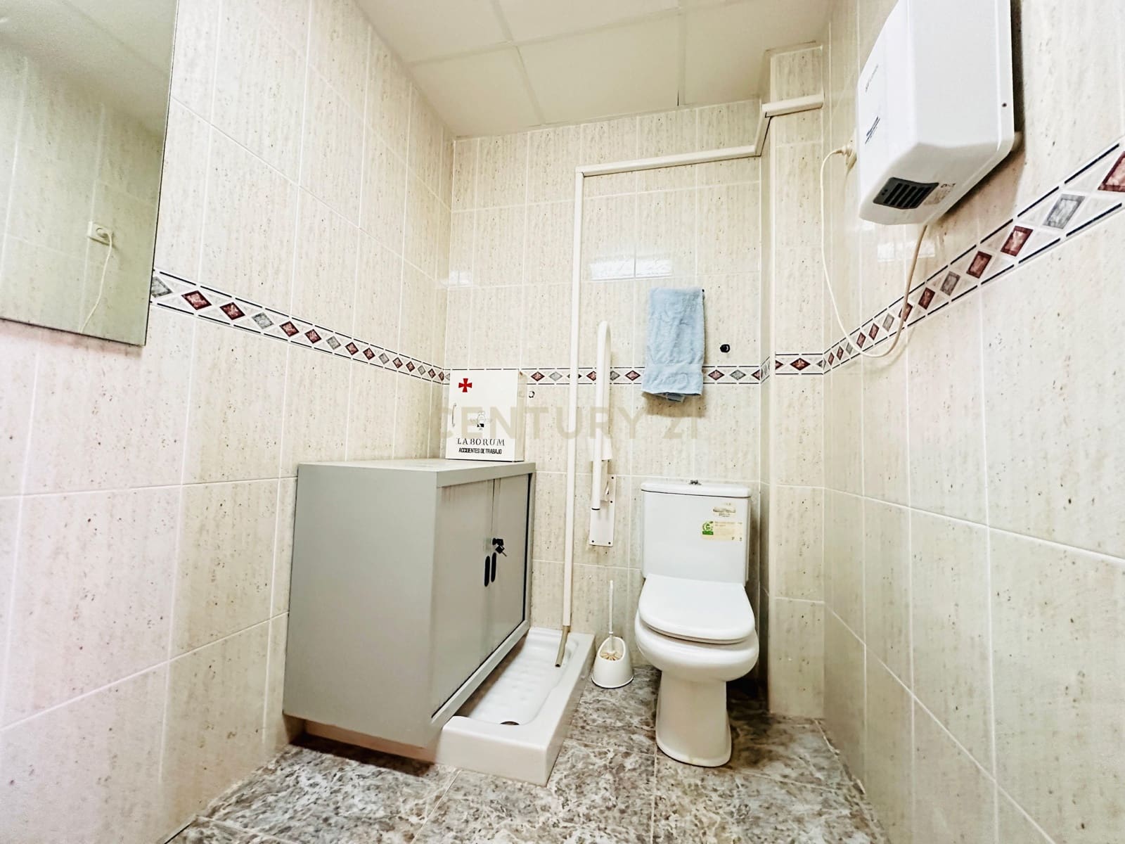 Kontor til salgs i El Ejido - € 70 000 (Ref: 9296432)