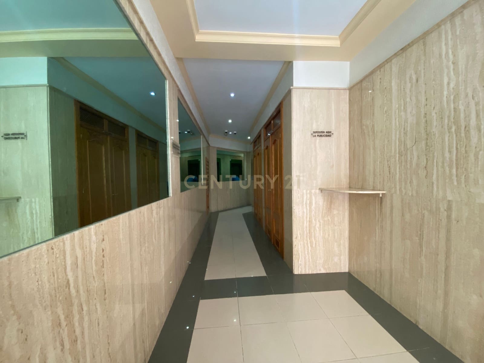 Kontor til salgs i El Ejido - € 70 000 (Ref: 9296432)