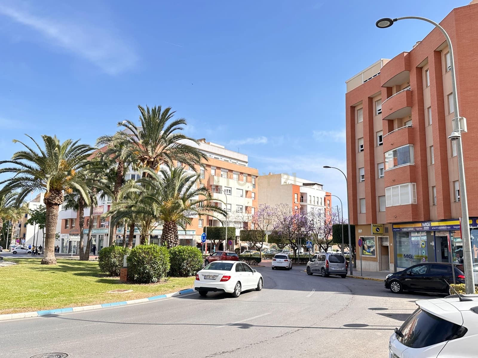 Kontor til salgs i El Ejido - € 70 000 (Ref: 9296432)