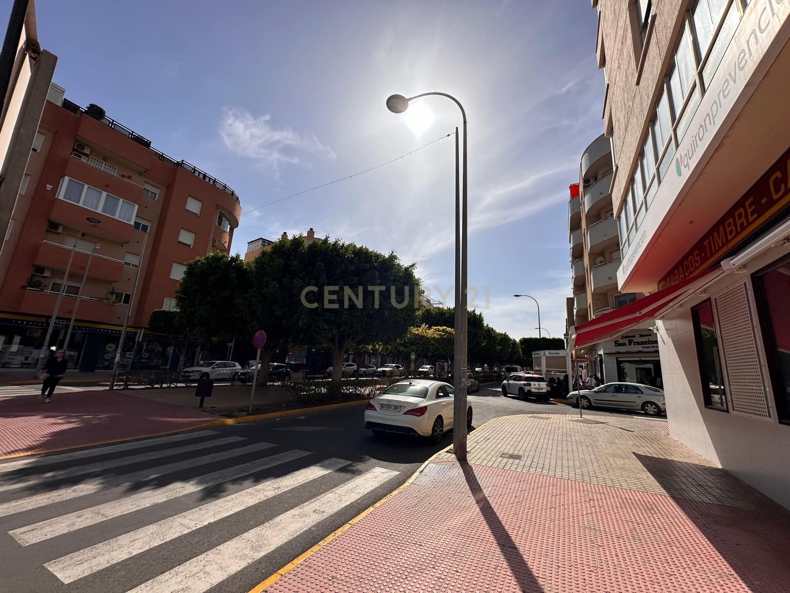 Kontor til salgs i El Ejido - € 70 000 (Ref: 9296432)